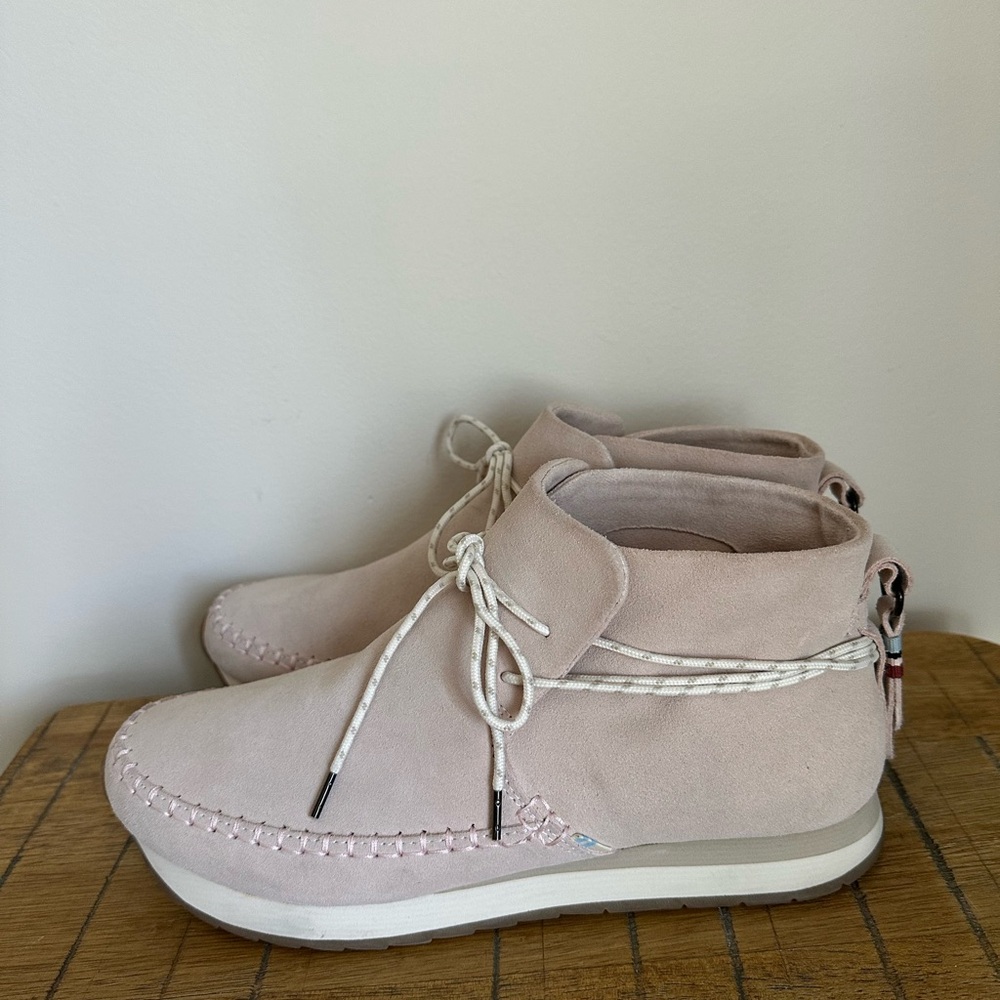 Toms | Pink Suede Ankle Boots with White Laces